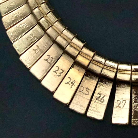 T&R Numbered Panel Gold Necklace - Picture 2 of 2